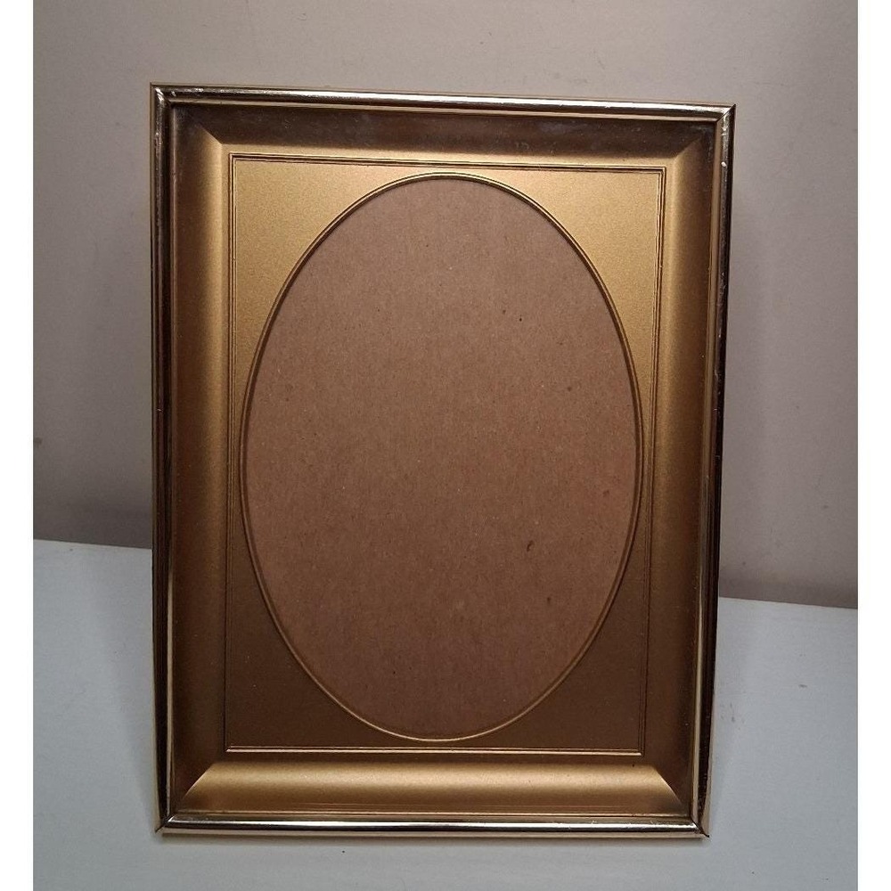 Vintage Gold Tone Oval Picture Frame 4.25 x 6.25 Photo Tabletop Display